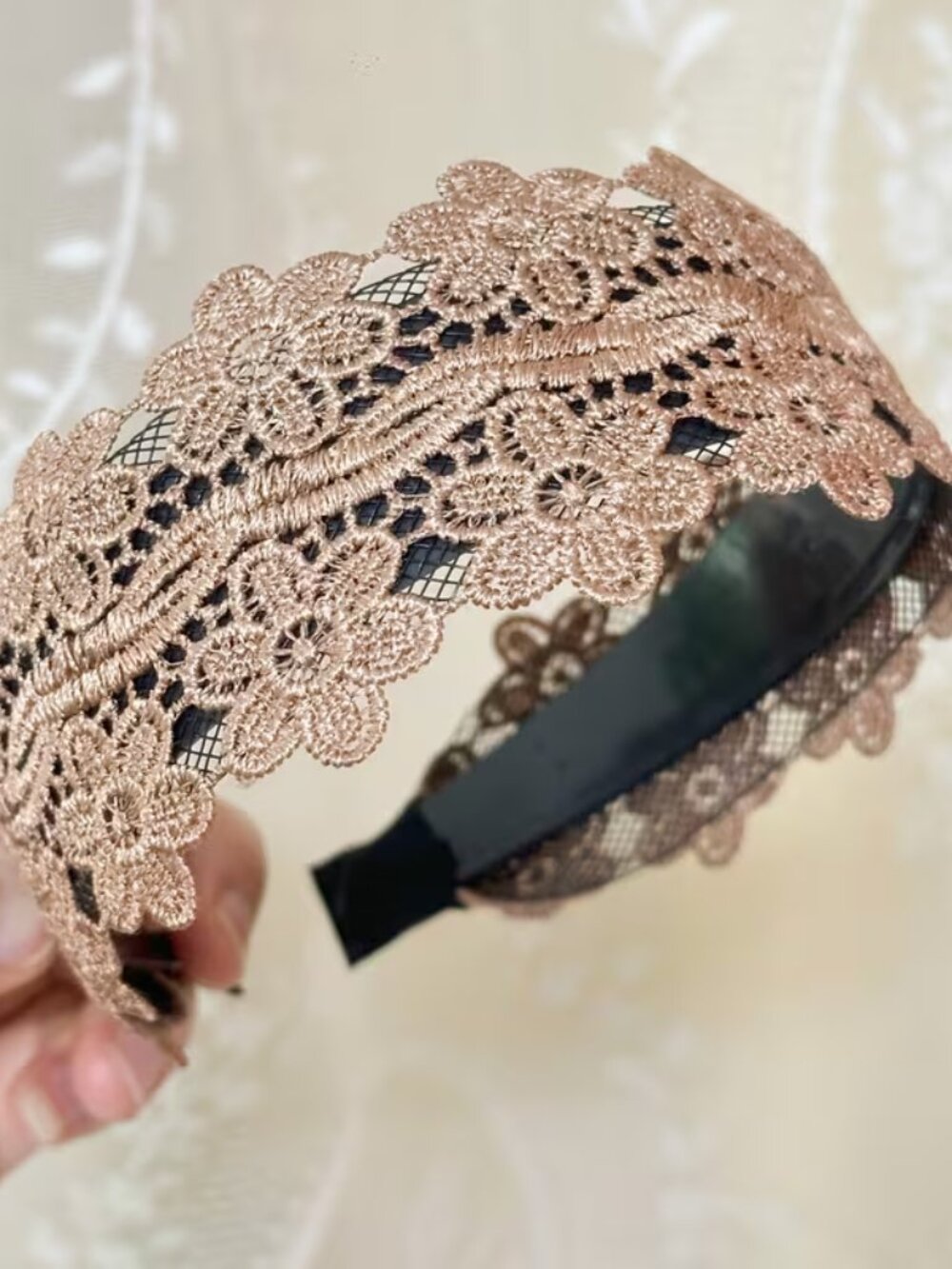 HEADBAND - LACY BEIGE